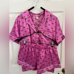 Victoria’s Secret Satin Pink Lips Short Sleeve and Shorts Pajama Set Size Small